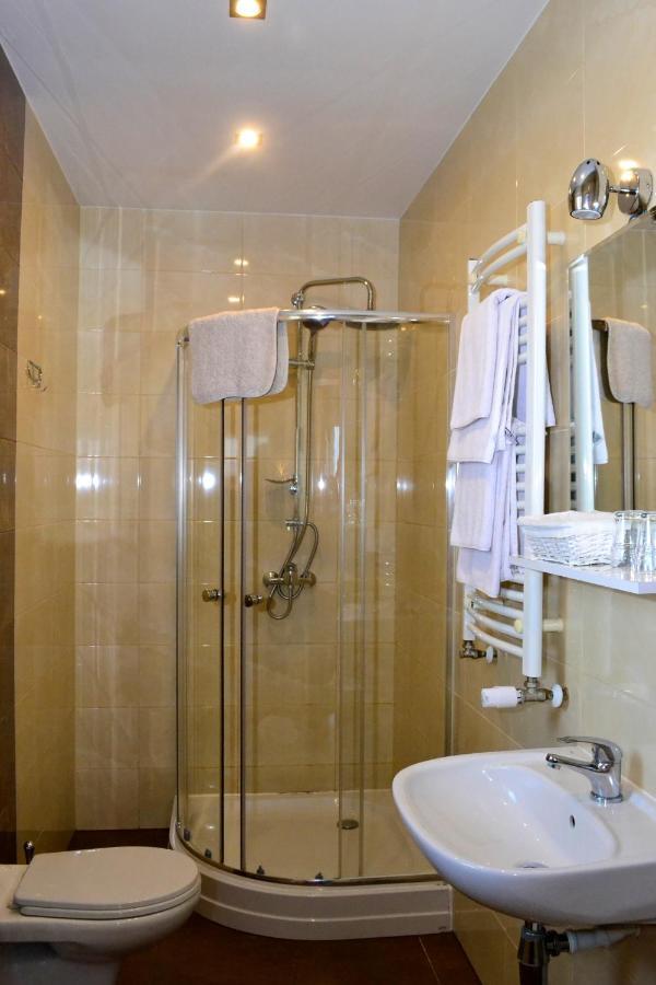 Comfort-24 Słupca Exteriör bild