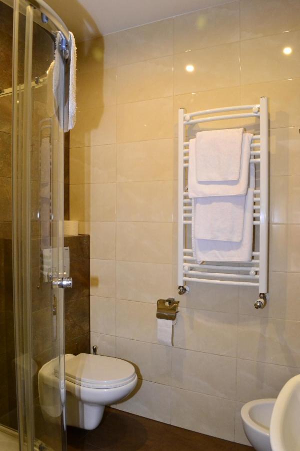Comfort-24 Słupca Exteriör bild