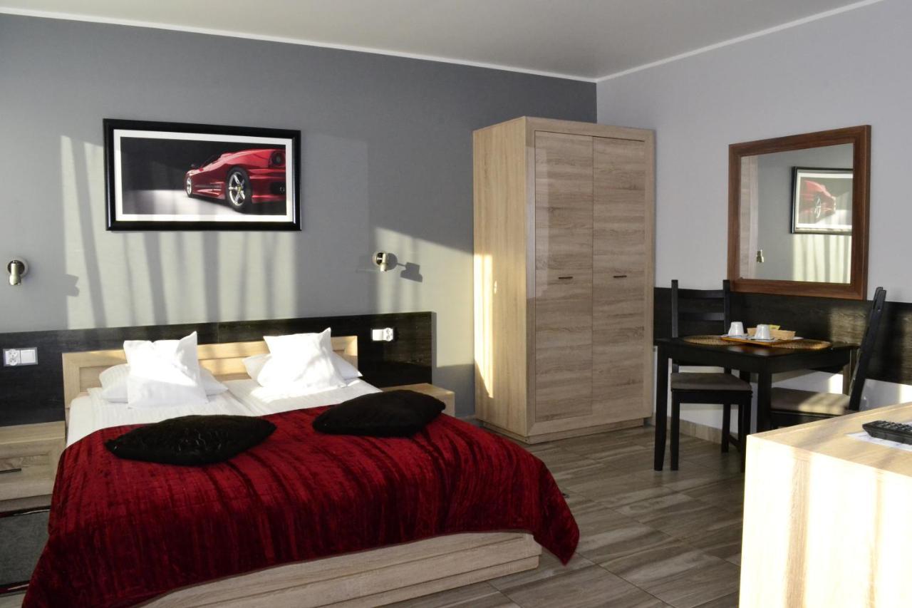 Comfort-24 Słupca Exteriör bild